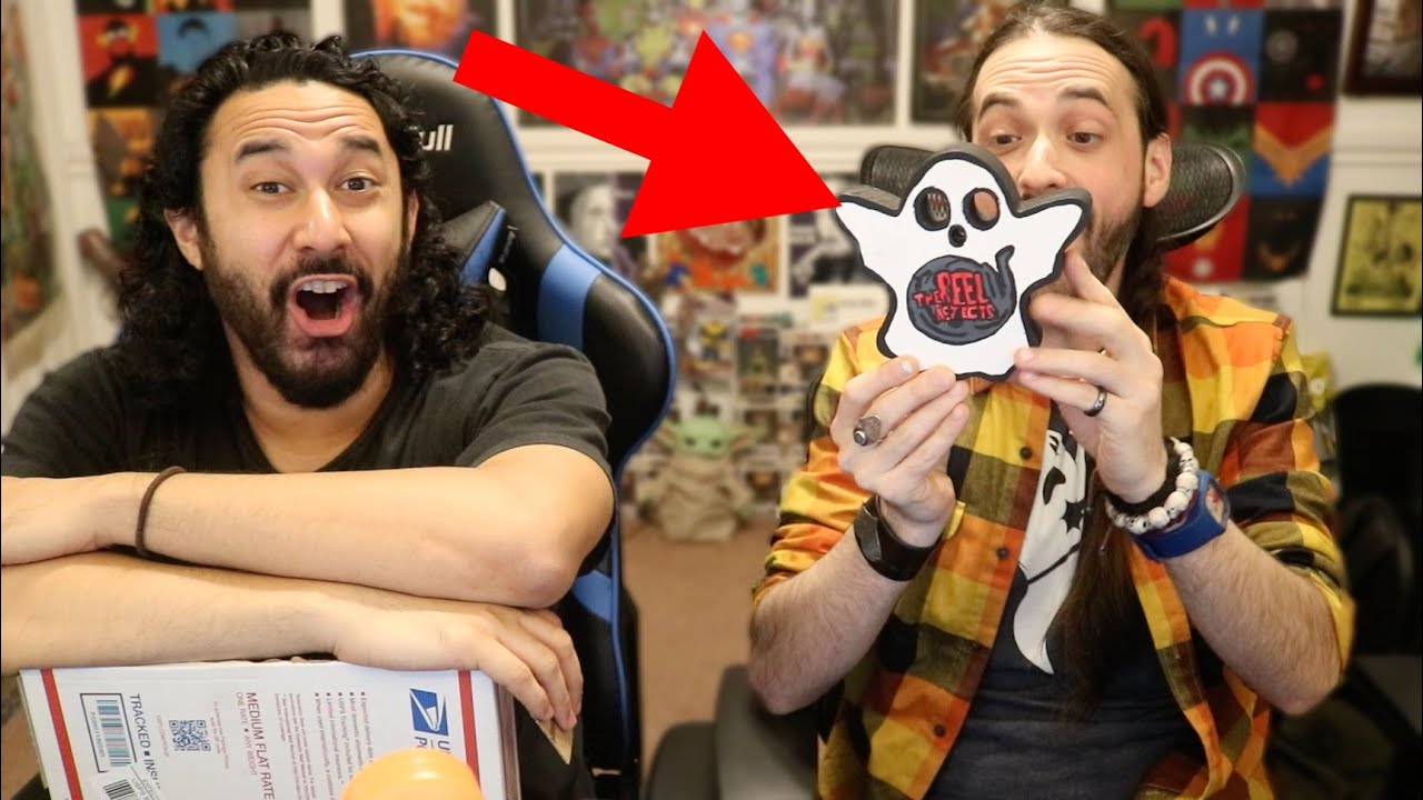 📬 Unboxing Some Channel-Versary TREATS! 👻